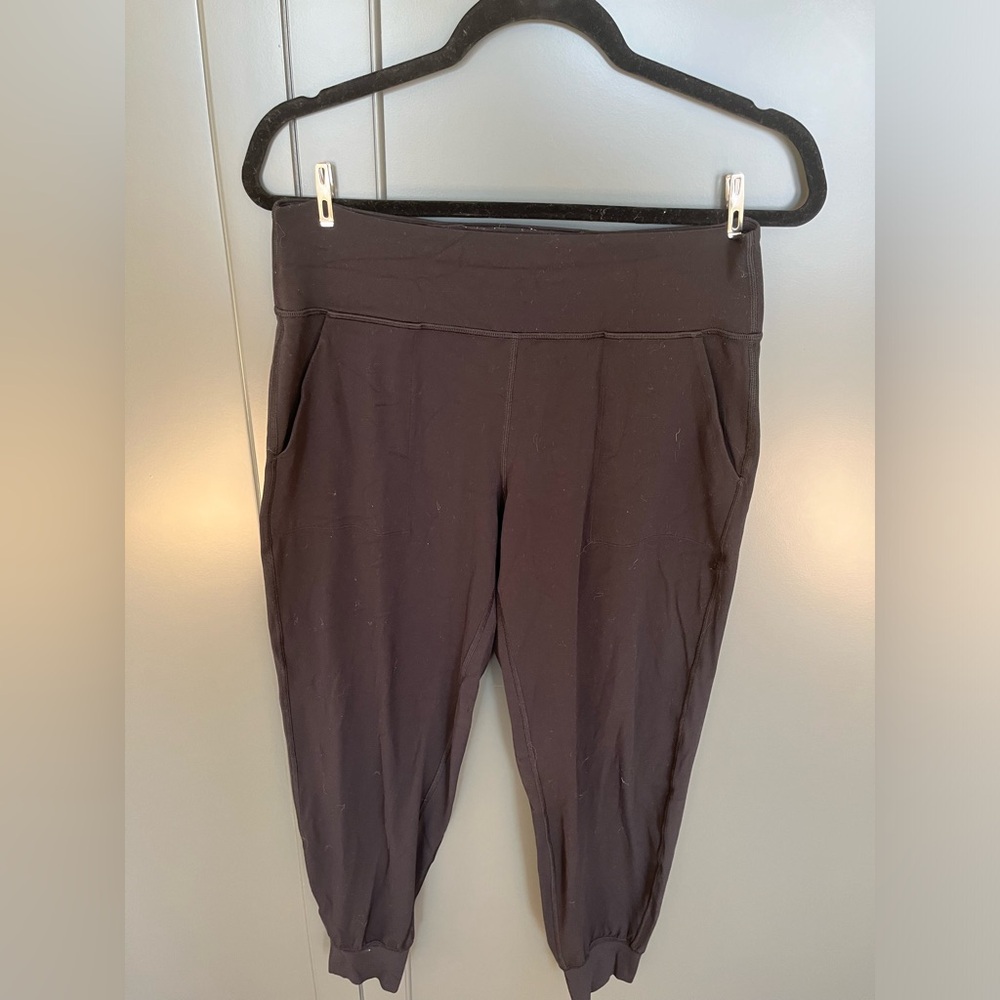 Lululemon size 10 black jogger leggings